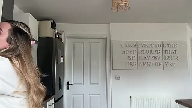 maisiesmithx online show from 04-17-26, 03:37