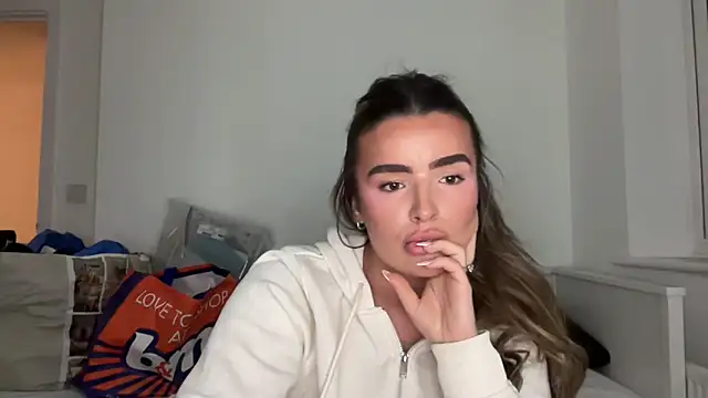 maisiesmithx online show from 04-11-26, 08:45