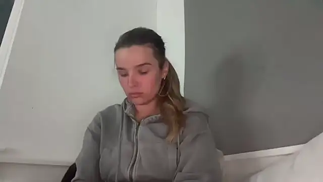 maisiesmithx online show from 04-22-26, 08:37