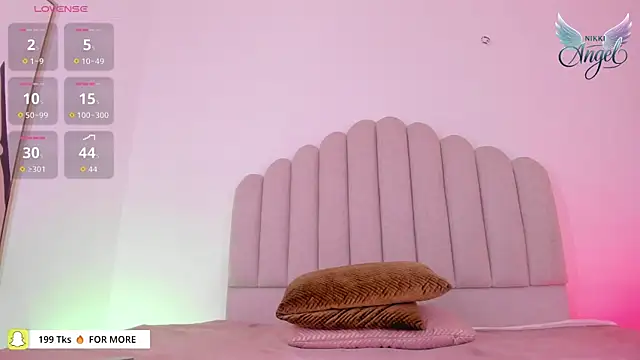 Snapshot of Nikki_Angel_ chatting on 09-21-25, 07:30 Nikki Angel  online show from 09-21-25, 07:30