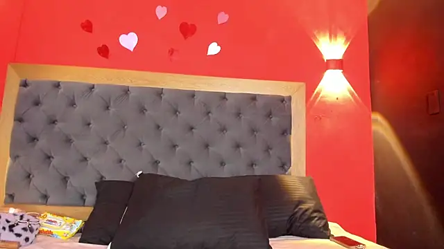 YayaHilton online show from 03-27-26, 05:16