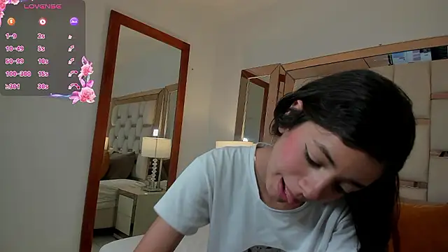 coraltaylor online show from 12-06-24, 01:57