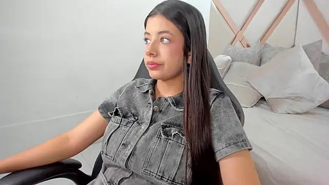 coraltaylor online show from 04-26-26, 01:19