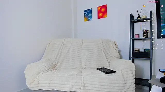 Snapshot of emydollyy chatting on 04-12-26, 05:44 emydollyy online show from 04-12-26, 05:44