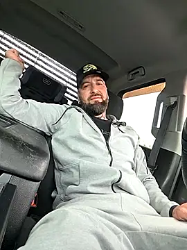 Beardedtattood online show from 10-11-25, 02:07