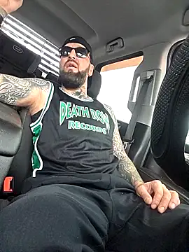 Beardedtattood online show from 11-12-25, 01:26