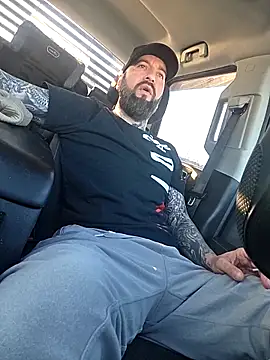 Snapshot of Beardedtattood chatting on 02-12-26, 01:55 Beardedtattood online show from 02-12-26, 01:55