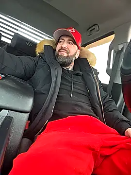 Snapshot of Beardedtattood chatting on 02-20-26, 02:08 Beardedtattood online show from 02-20-26, 02:08