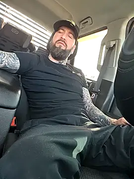 Snapshot of Beardedtattood chatting on 02-28-26, 05:56 Beardedtattood online show from 02-28-26, 05:56