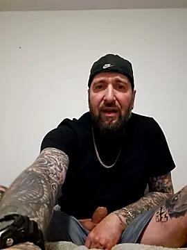 Beardedtattood online show from 03-28-26, 04:46