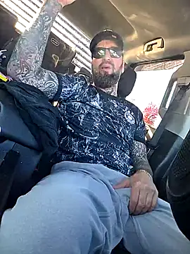 Beardedtattood online show from 10-20-25, 01:44