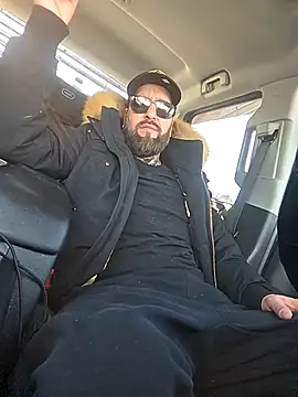 Snapshot of Beardedtattood chatting on 02-26-26, 02:28 Beardedtattood online show from 02-26-26, 02:28