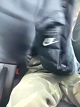 Snapshot of Beardedtattood chatting on 02-24-26, 03:13 Beardedtattood online show from 02-24-26, 03:13