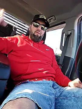 Beardedtattood online show from 09-18-25, 01:03