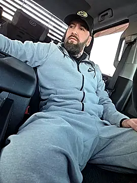 Snapshot of Beardedtattood chatting on 02-07-26, 12:46 Beardedtattood online show from 02-07-26, 12:46