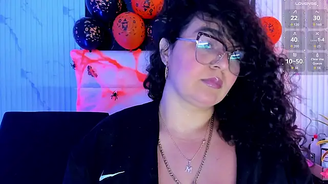 Reginavegaa online show from 10-30-25, 11:41