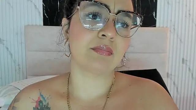 Reginavegaa online show from 04-14-26, 11:37