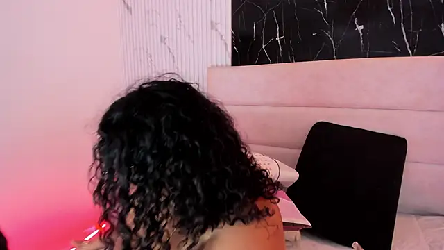 Reginavegaa online show from 03-30-26, 11:44