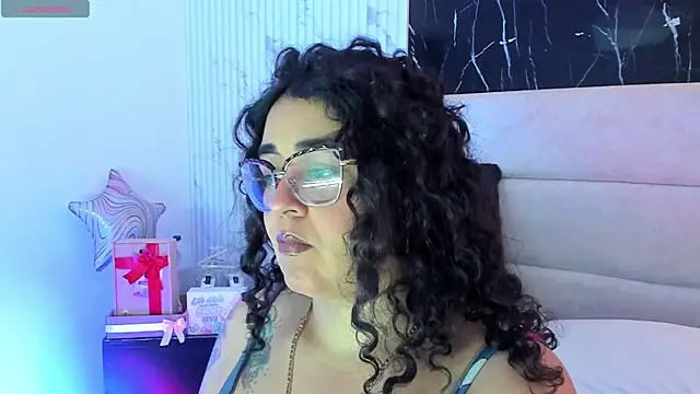 Reginavegaa online show from 05-18-26, 11:48
