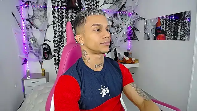 Leonard Price online show from 10-17-25, 03:10