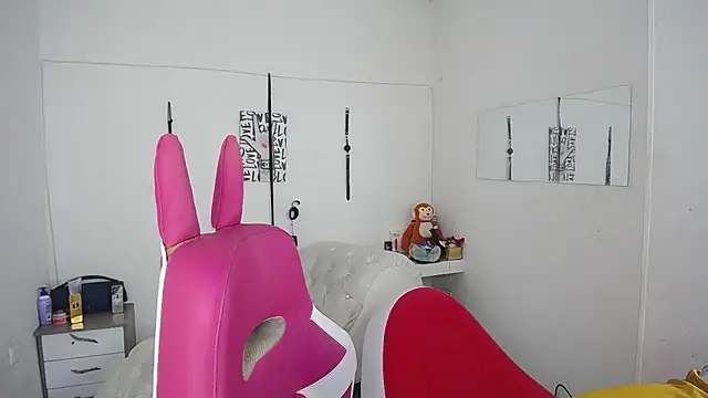 Leonard Price online show from 11-25-25, 04:02