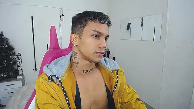 Leonard Price online show from 12-19-25, 01:46