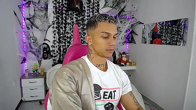 Leonard Price online show from 10-14-25, 01:39