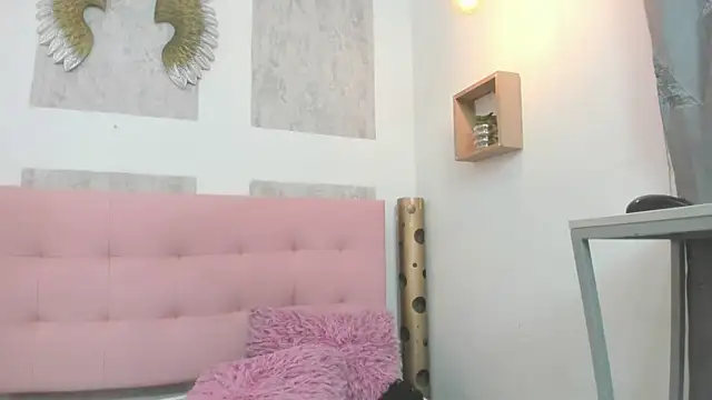 zhamira 21 online show from 12-20-25, 09:06