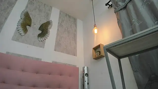 zhamira 21 online show from 04-15-26, 08:20