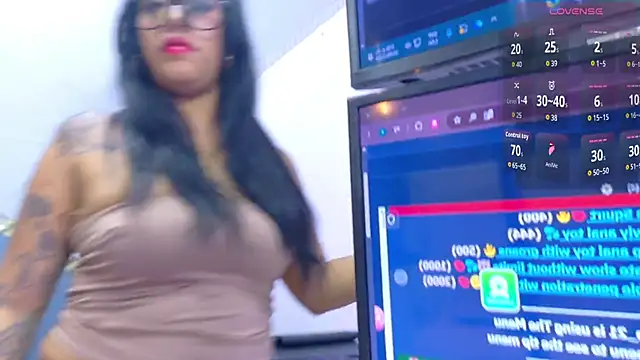 Snapshot of zhamira_21 chatting on 06-10-26, 07:59 zhamira 21 online show from 06-10-26, 07:59