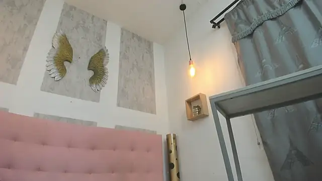 zhamira 21 online show from 12-04-25, 08:08