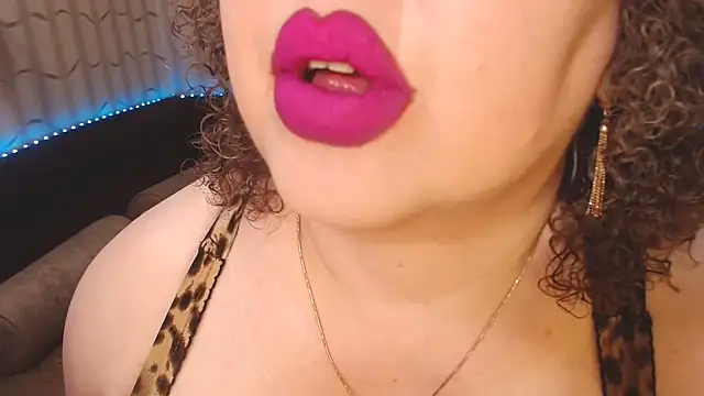 Snapshot of BustyKatty chatting on 03-13-26, 02:33 BustyKatty online show from 03-13-26, 02:33