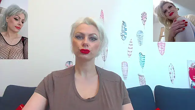 Snapshot of ForeverBarbie_ chatting on 06-11-26, 02:11 ForeverBarbie online show from 06-11-26, 02:11