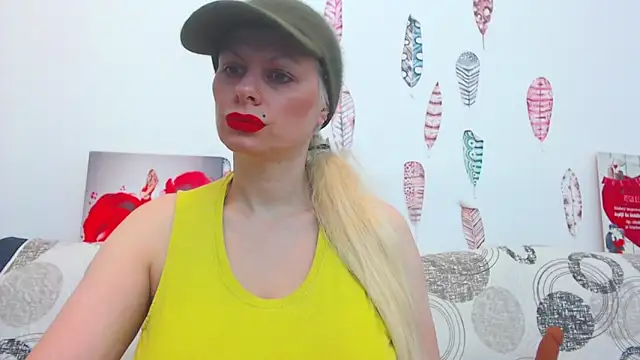 ForeverBarbie  online show from 12-15-25, 02:17