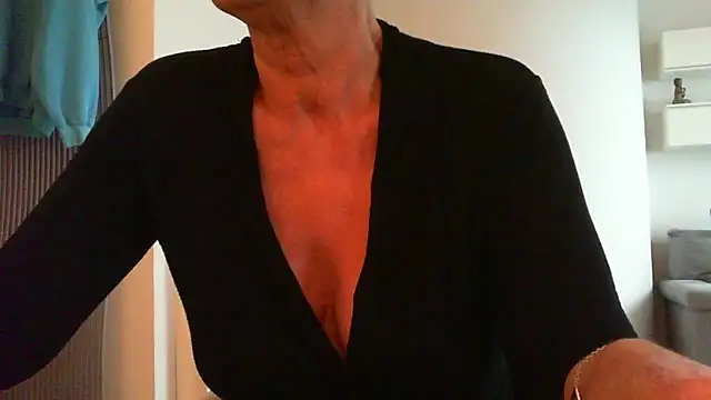   Angel78   online show from 10-05-25, 01:35