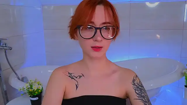 Dark Lola  online show from 10-11-25, 02:45