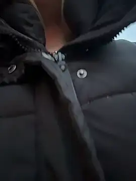 mur girl online show from 12-20-25, 12:41