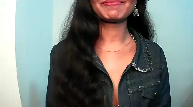 Snapshot of RIYAA_2 chatting on 01-11-25, 09:57 RIYAA 2 online show from 01-11-25, 09:57