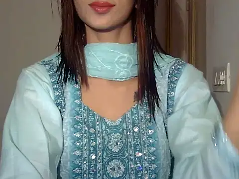 MAAYRA 09 online show from 12-17-25, 10:53