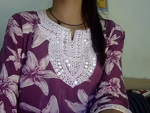 Snapshot of MAAYRA_09 chatting on 02-17-26, 03:20 MAAYRA 09 online show from 02-17-26, 03:20