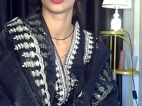 MAAYRA 09 online show from 10-12-25, 01:23