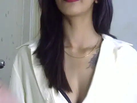 Snapshot of MAAYRA_09 chatting on 05-24-26, 10:53 MAAYRA 09 online show from 05-24-26, 10:53