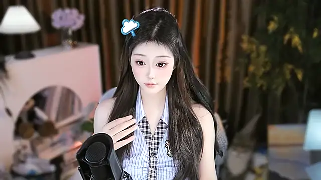 Snapshot of Arwyn-rr chatting on 11-12-25, 10:41 Arwyn-rr online show from 11-12-25, 10:41