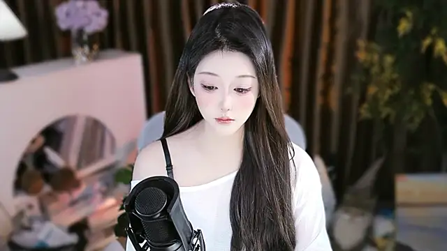 Snapshot of Arwyn-rr chatting on 11-13-25, 11:36 Arwyn-rr online show from 11-13-25, 11:36