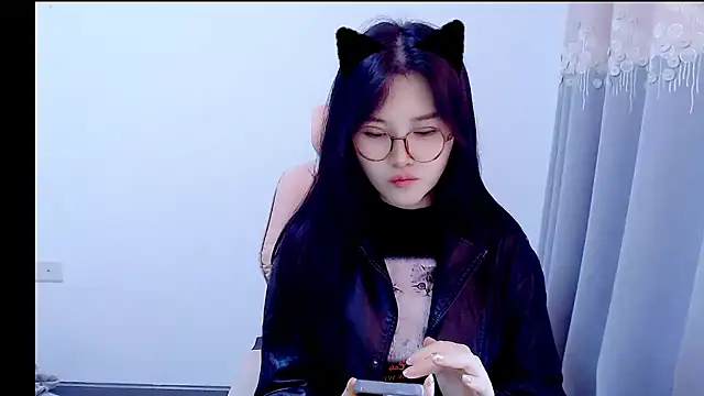 Snapshot of Little-sweet chatting on 10-22-25, 06:35 Little-sweet online show from 10-22-25, 06:35