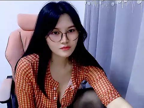 Snapshot of Little-sweet chatting on 09-22-25, 03:07 Little-sweet online show from 09-22-25, 03:07