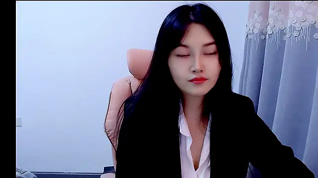 Little-sweet online show from 10-30-25, 04:44