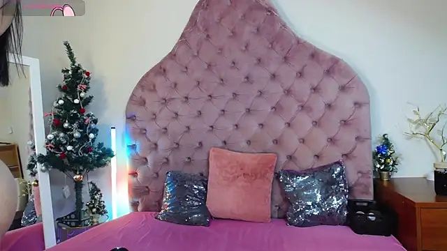 Erikka   online show from 01-06-26, 01:37