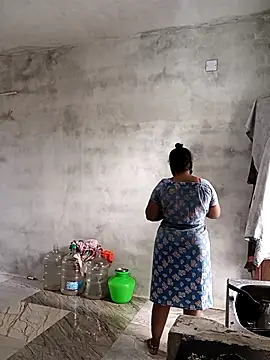 Snapshot of MaaliiiPonuTamil chatting on 11-28-25, 04:23 MaaliiiPonuTamil online show from 11-28-25, 04:23