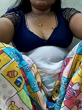Snapshot of MaaliiiPonuTamil chatting on 07-06-26, 04:41 MaaliiiPonuTamil online show from 07-06-26, 04:41